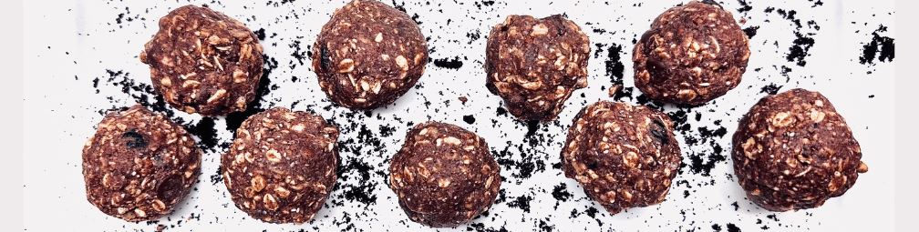 Açaí Oatmeal Energy Balls