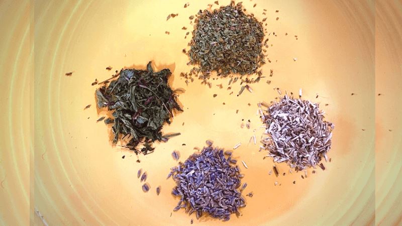 How to Use Dried Herbs in Cooking