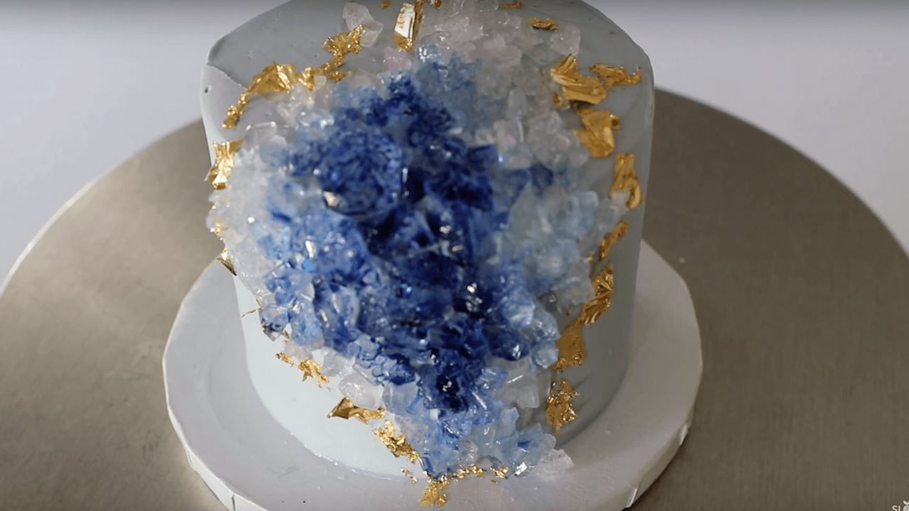 How To Use Gold Leaf On Cakes 