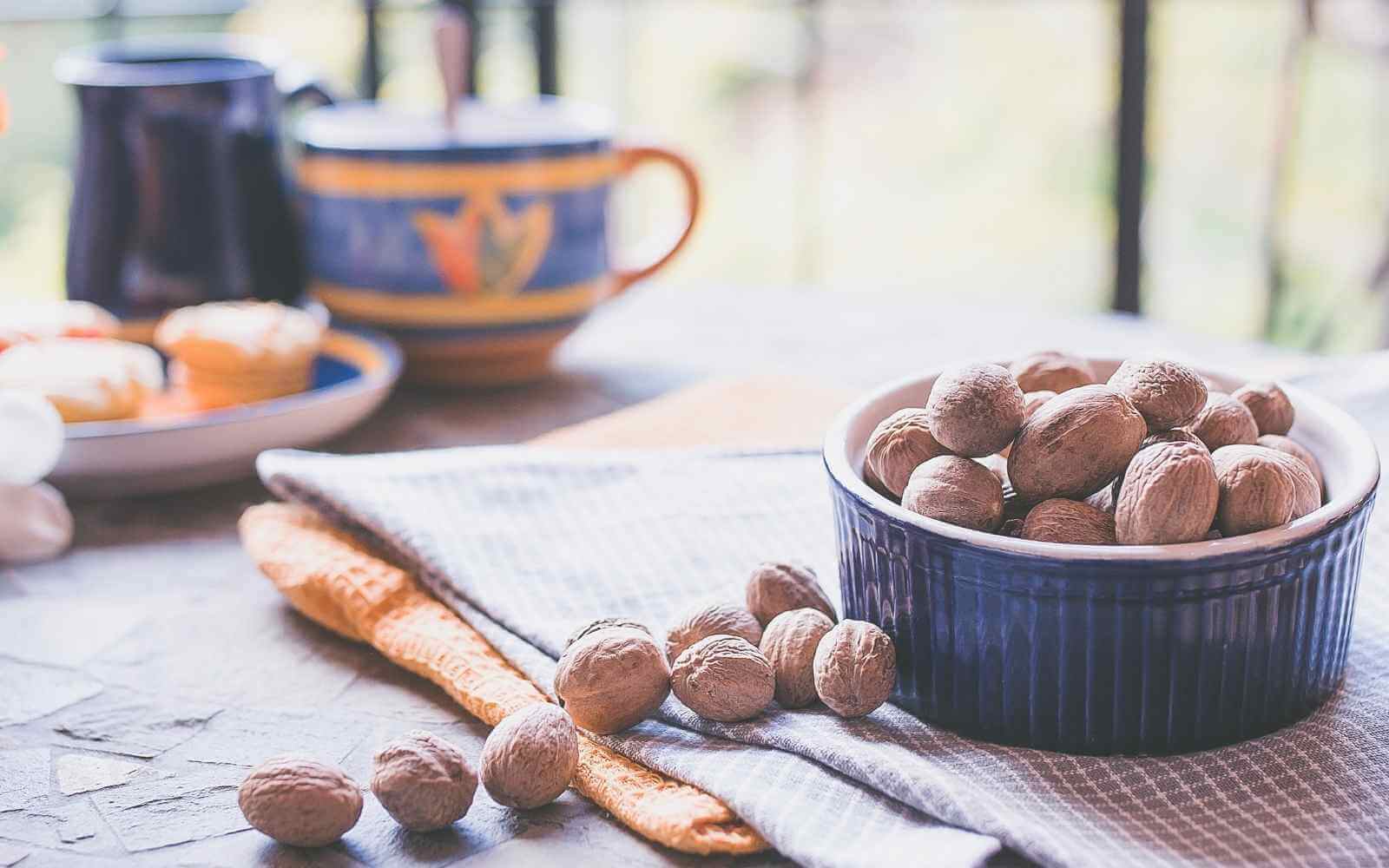 Holiday Season Baking Spice Guide: Nutmeg, Vanilla and Cinnamon