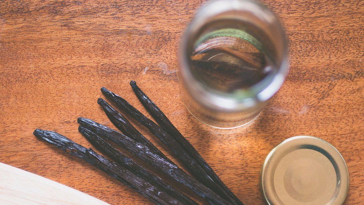 How to make Homemade Vanilla Extract