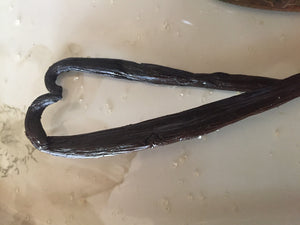 How to Make Vanilla Syrup From Scratch