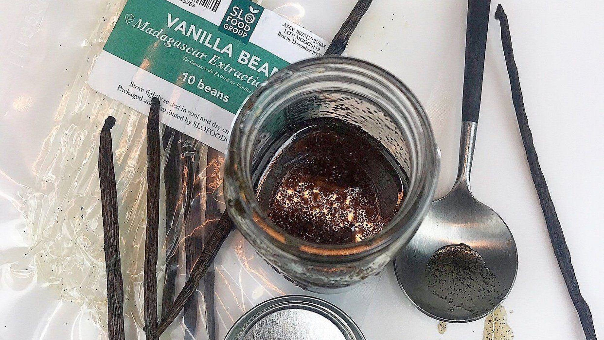 Making vanilla bean paste at home