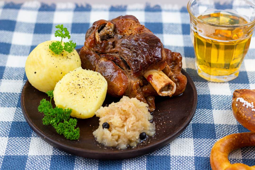 Pork knuckle with Nutmeg Sauerkraut