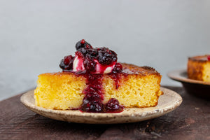 Salted honey polenta cake (Alivanca)