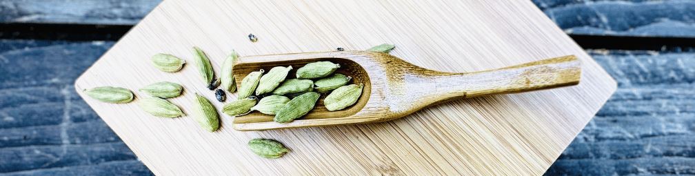 What Foods Does Cardamom Complement?