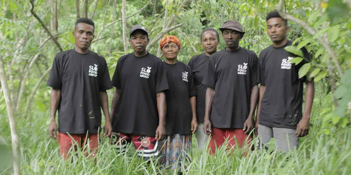 Slofoodgroup vanilla bean farmers in Madagascar